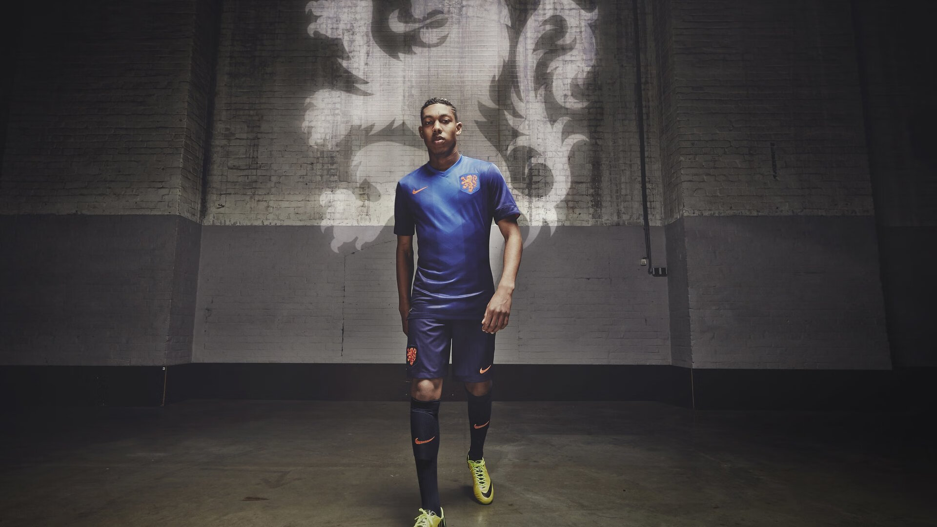 爱游戏体育app-德甲青训系统结合视觉感知训练强化位置判断