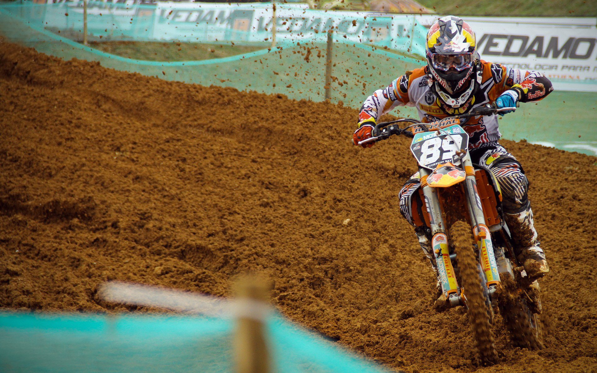 AYX GAMING-球场外的“战场”：媒体、裁判与球迷的角力，篮球场外是什么意思