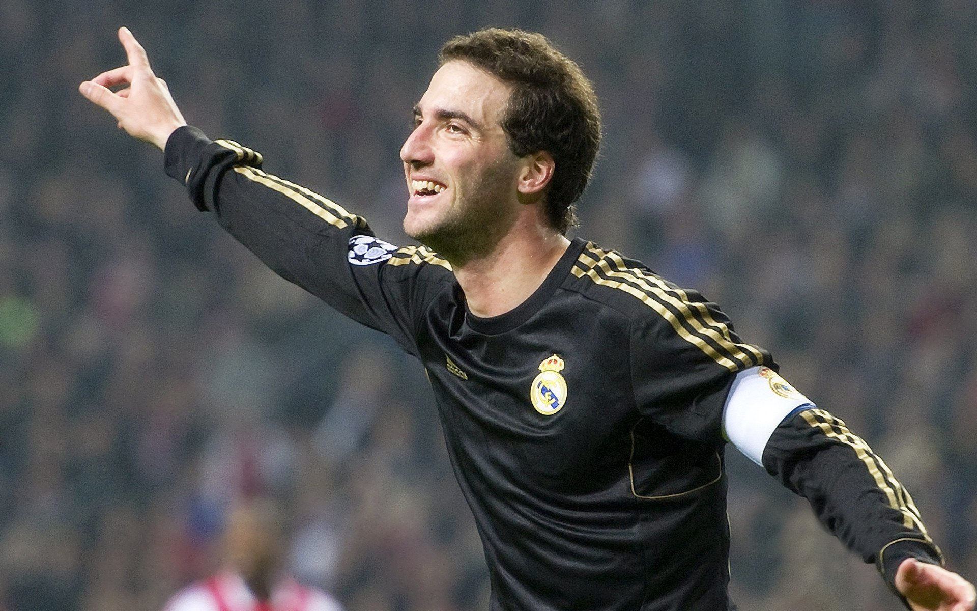 爱游戏下载-美国反曲弓男队在巴黎世锦赛中获得金牌，反曲弓世界冠军